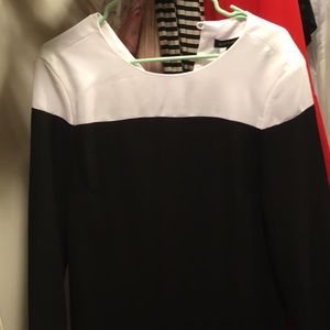 Black and white banana republic dress long sleeves